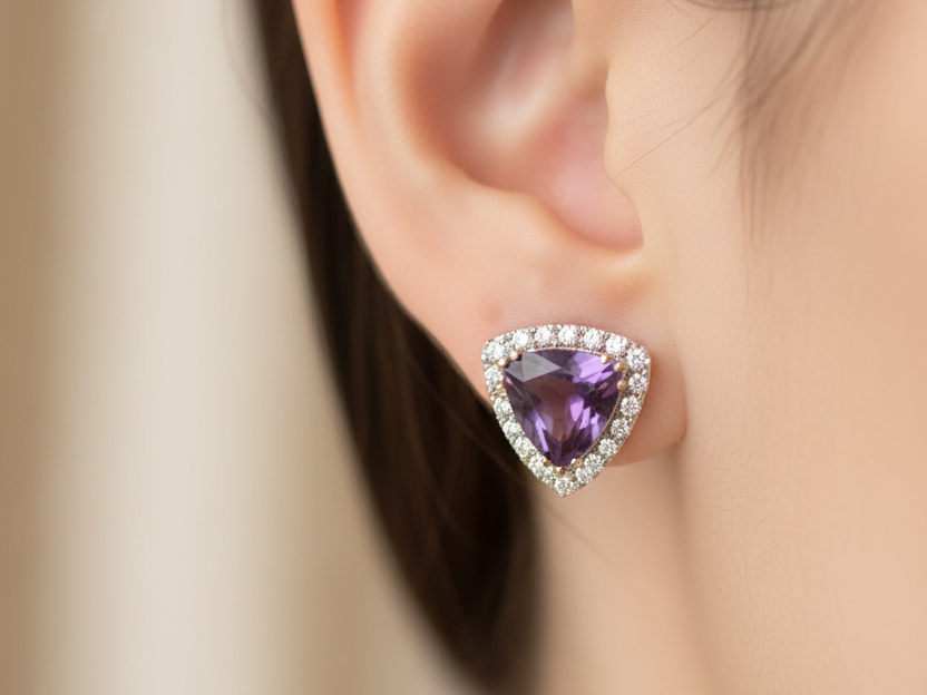 9 CT Yellow Gold Earring.