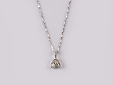 9 CT White Gold Necklace
