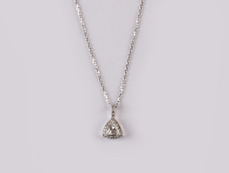9 CT White Gold Necklace