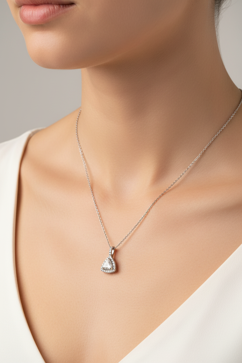 9 CT White Gold Necklace