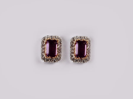 9 CT Yellow Gold Earring.