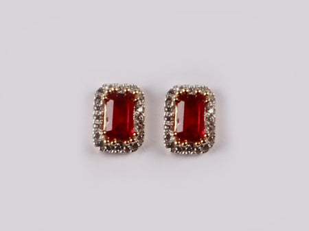 9 CT Yellow Gold Earring.