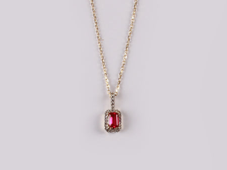 9 CT Yellow Gold Ruby Necklace