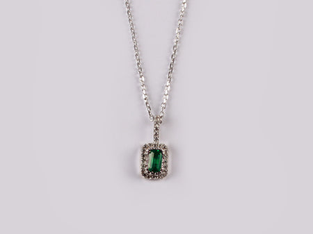 9 CT White Gold Emerald Necklace