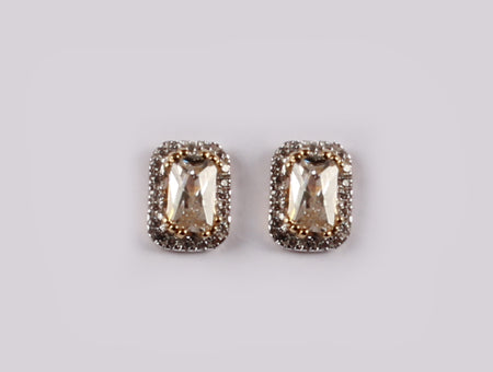 9 CT Yellow Gold Earring.