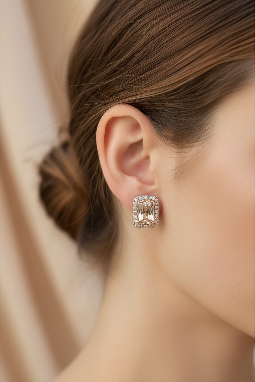 9 CT Yellow Gold Earring.