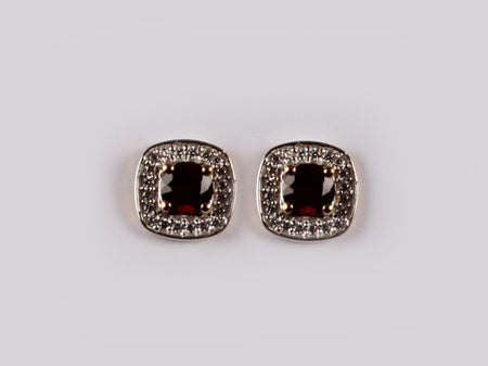 9 CT Yellow Gold Earring.