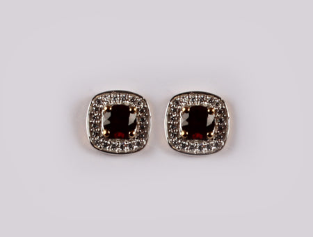 9 CT Yellow Gold Earring.