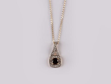 9 CT Yellow Gold Garnet Necklace