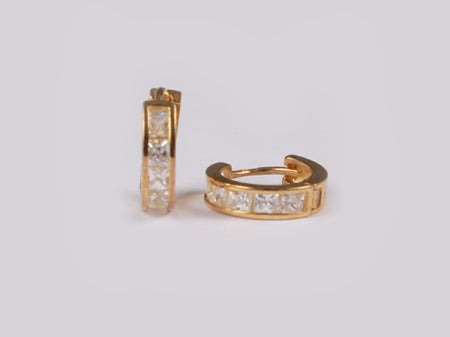 9 CT Yellow Gold Earring.
