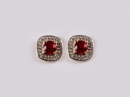 9 CT Yellow Gold Earring.