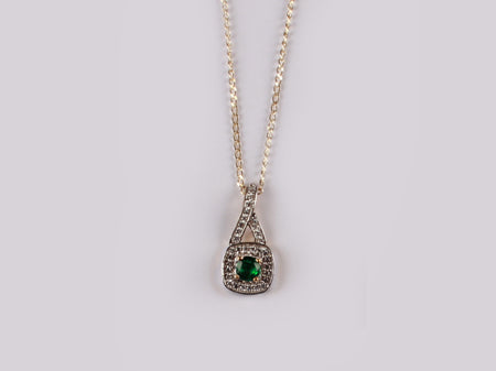 9 CT Yellow Gold Emerald Necklace