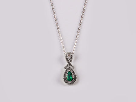 9 CT White Gold Emerald Necklace