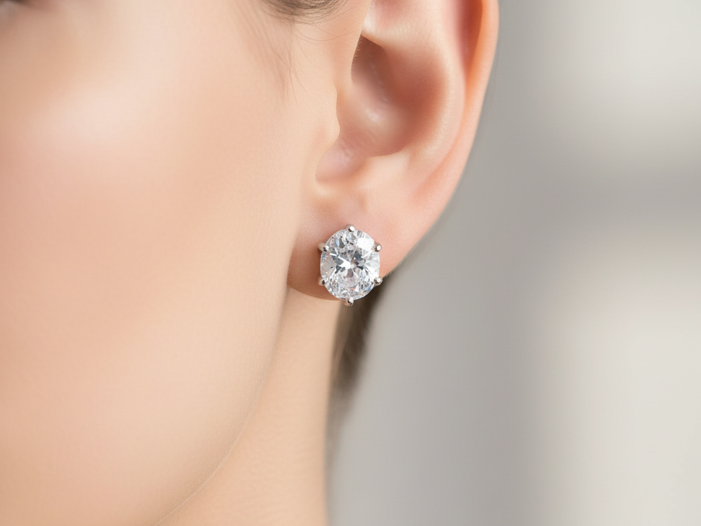 White Cubic Zirconia Silver Earring.