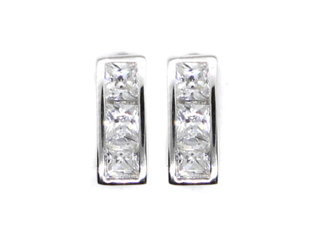 A White  Cubic Zirconia Earring.
