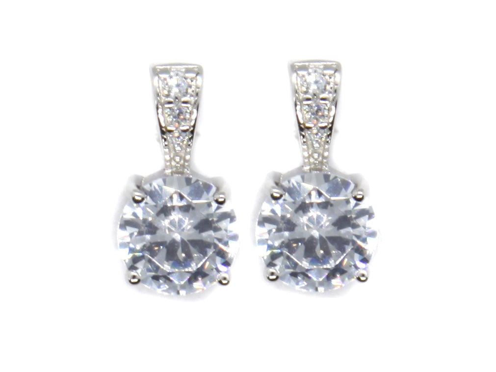 White Cubic Zirconia Silver Earring.
