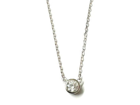 A Silver White CZ Stone Necklace
