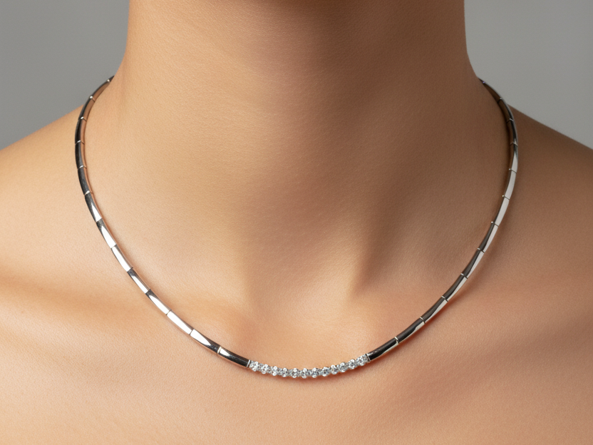 A White Cubic Zirconia Necklace