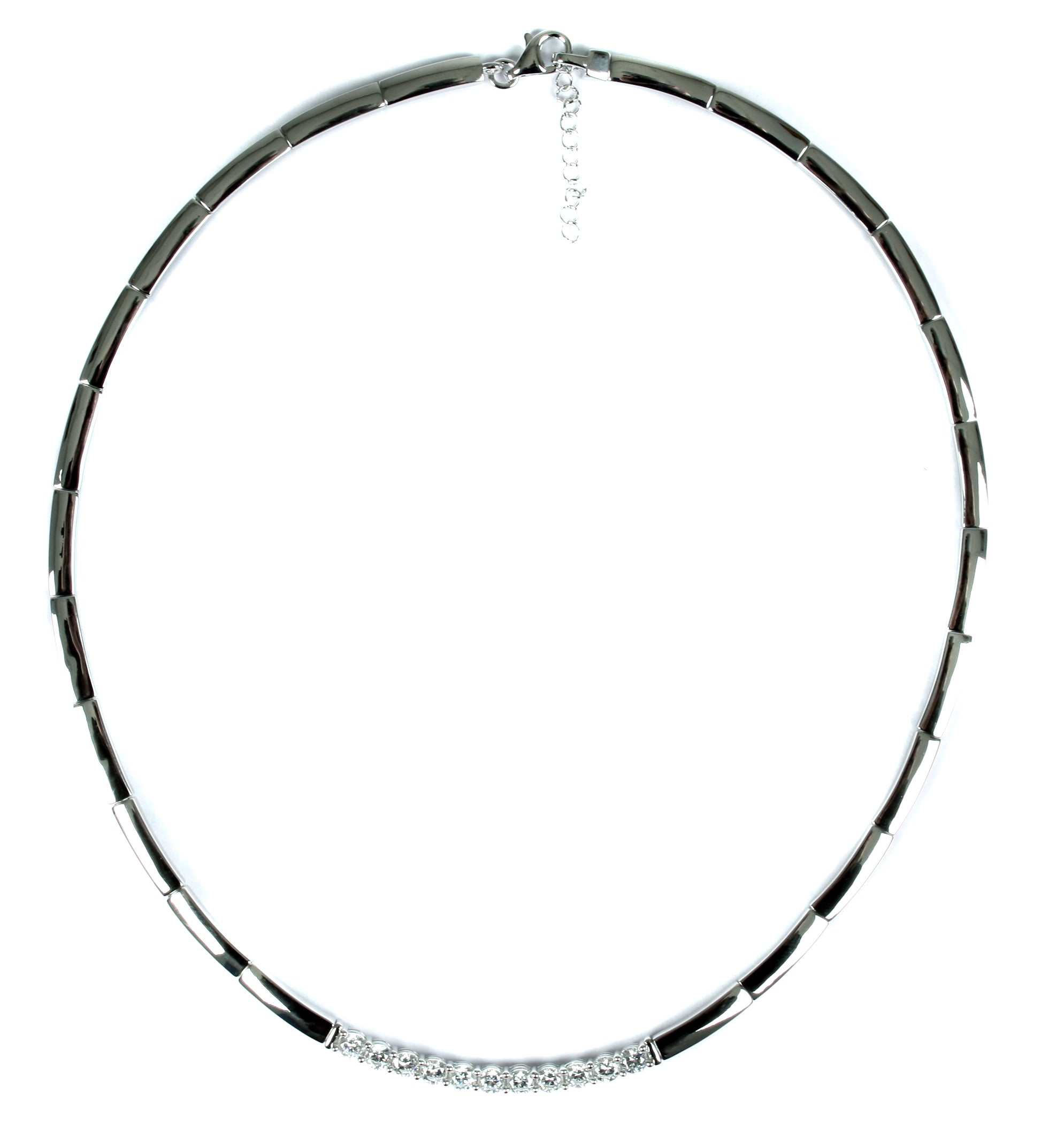 A White Cubic Zirconia Necklace