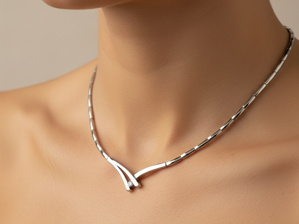 A White Cubic Zirconia Necklace