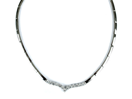 A White Cubic Zirconia Necklace