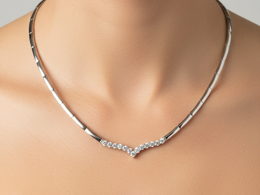 A White Cubic Zirconia Necklace