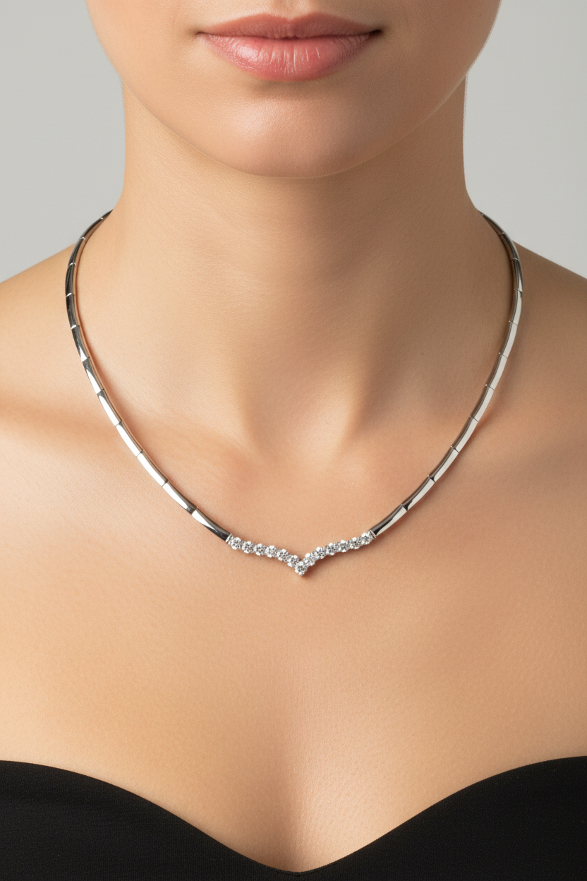 A White Cubic Zirconia Necklace