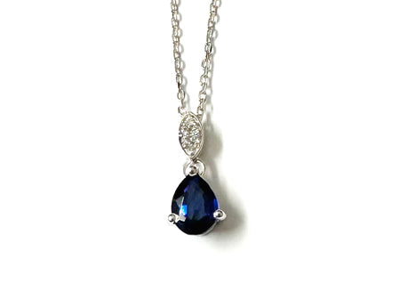 9 CT White Gold Sapphire Cz Earring.