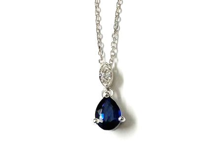 9 CT White Gold Sapphire Cz Earring.