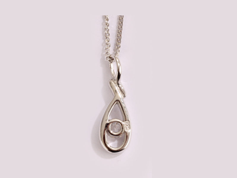 A White Cubic Zirconia Pendant