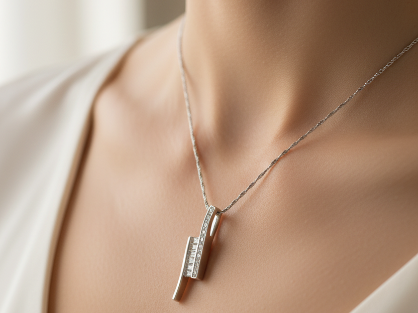 A White Cubic Zirconia Pendant