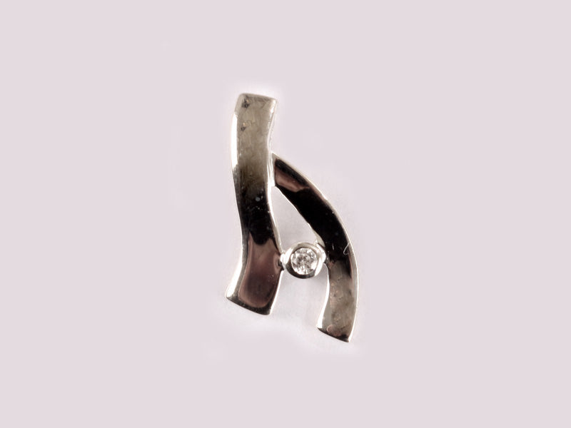 A White Cubic Zirconia Pendant