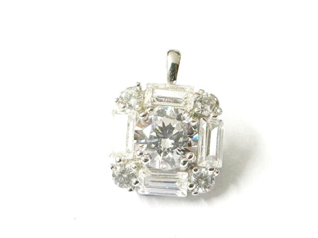A White Cubic Zirconia Pendant
