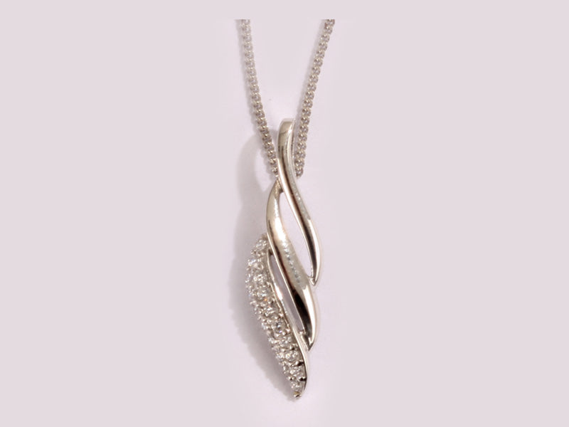 A White Cubic Zirconia Pendant