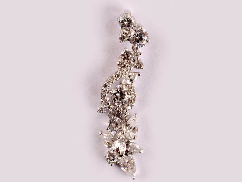 A White Cubic Zirconia Pendant