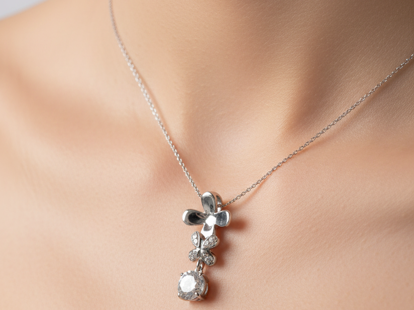A White Cubic Zirconia Pendant