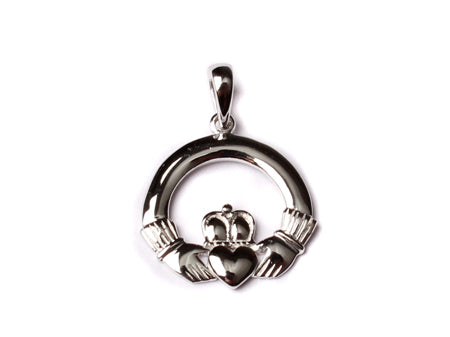9CT White Gold Claddagh Pendant. 1.10