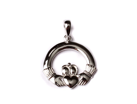 9CT White Gold Claddagh Pendant. 1.10