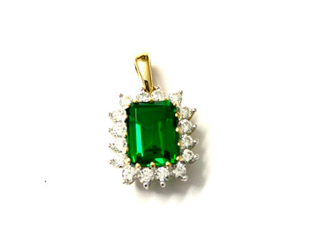 9 CT Yellow Gold Emerald Pendant