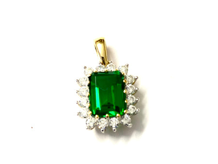 9 CT Yellow Gold Emerald Earring