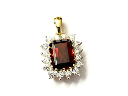 9 CT Yellow Gold Garnet Earring