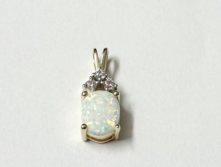 9 CT Yellow Gold Opal And White Cz Pendant