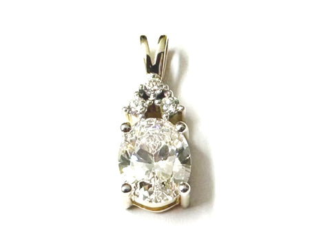 9 CT Yellow Gold White Cz Pendant