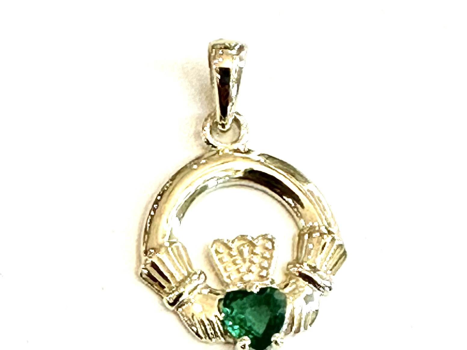 9CT Yellow Gold Emerald Cz Birthstone Claddagh Pendant