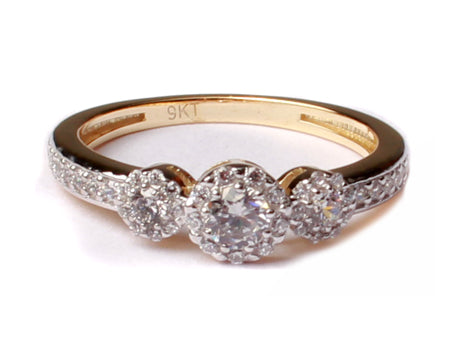 9ct Yellow Gold Cz Ring.