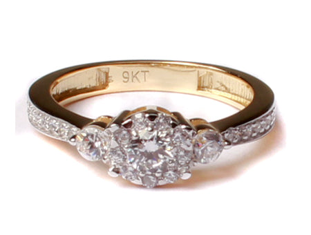 9ct Yellow Gold Cz Ring.