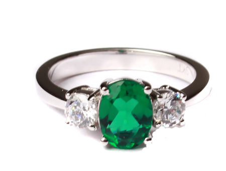 9ct White Gold Cz Ring.