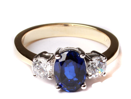 9ct Yellow Gold Cz Ring.