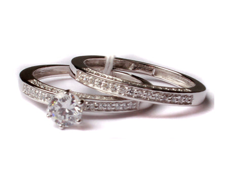 9ct Yellow Gold Cz Ring.