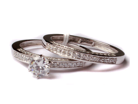 9ct Yellow Gold Cz Ring.